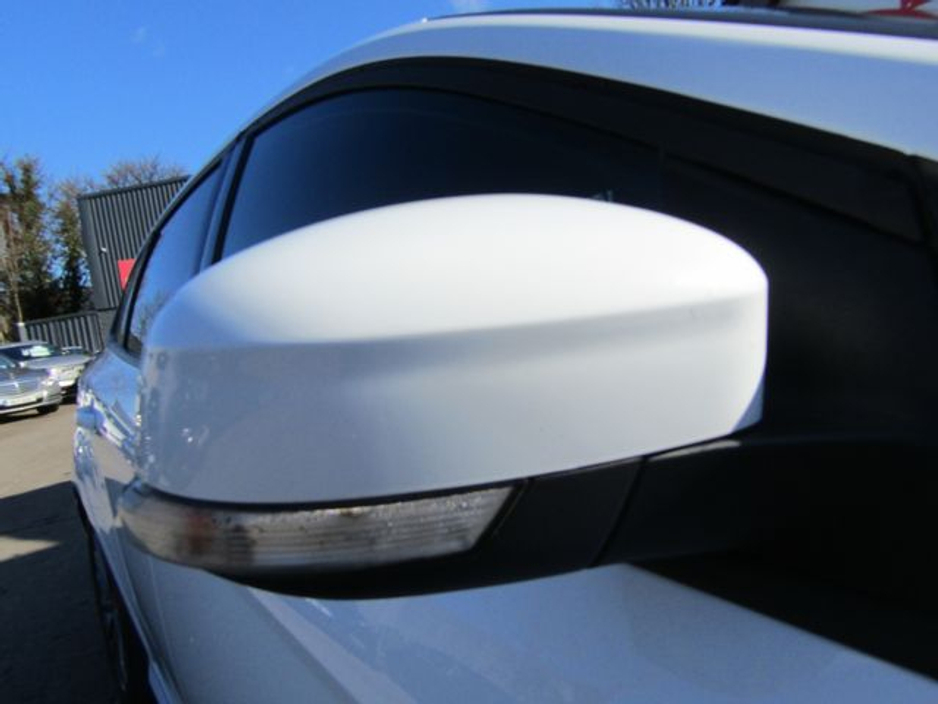 2017 Ford Focus - image 43