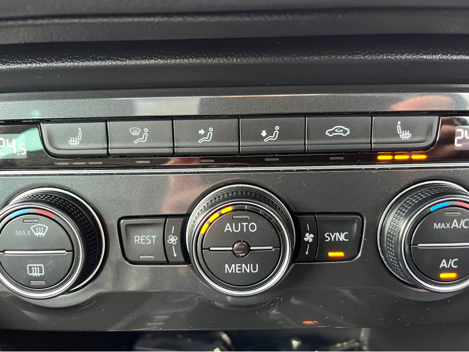 2020 Volkswagen Tiguan - image 17