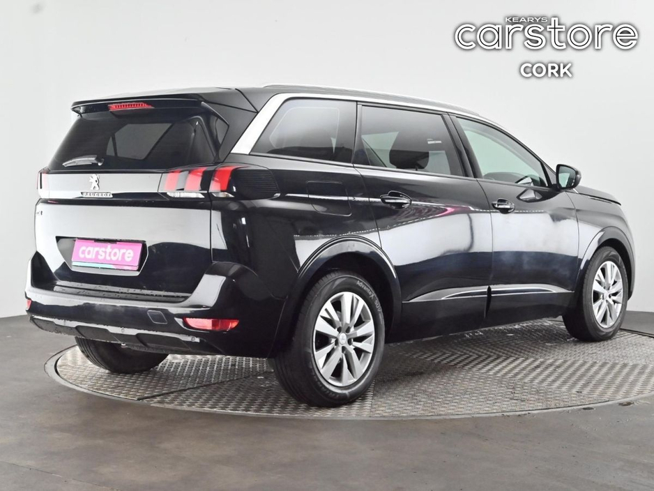 2019 Peugeot 5008 - image 5