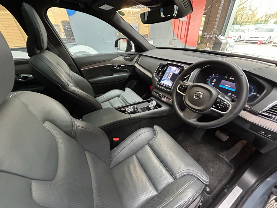 2022 Volvo XC90 - image 11