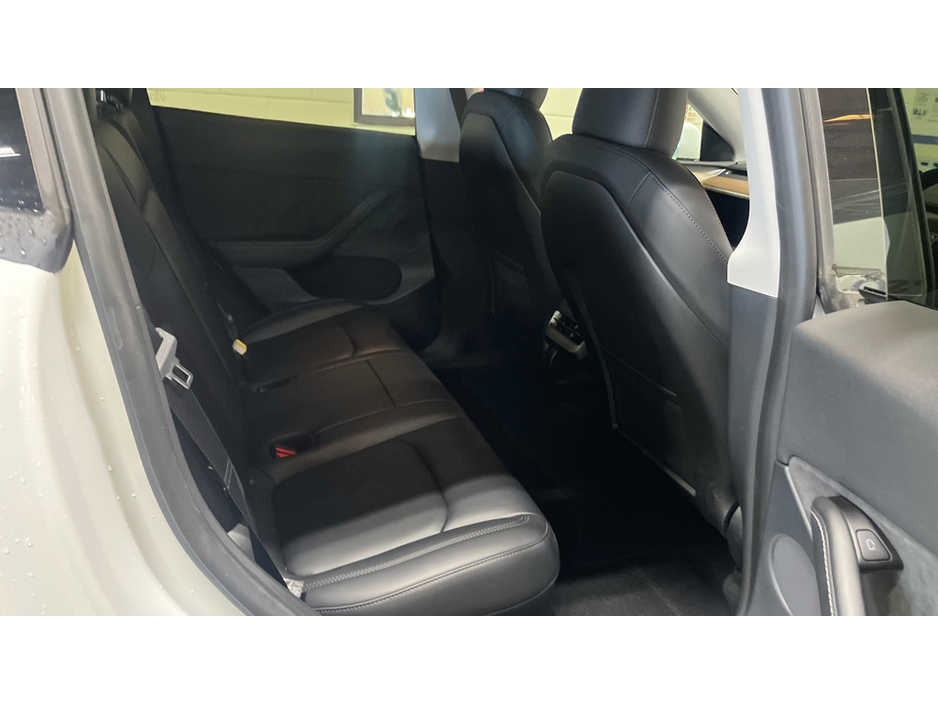 2024 Tesla Model S - image 9