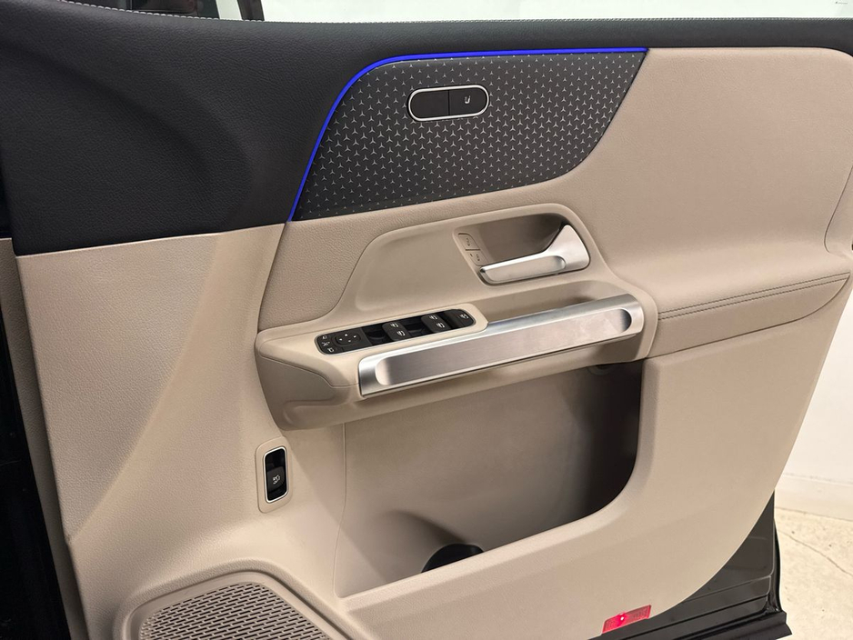 2025 Mercedes-Benz GLB - image 21