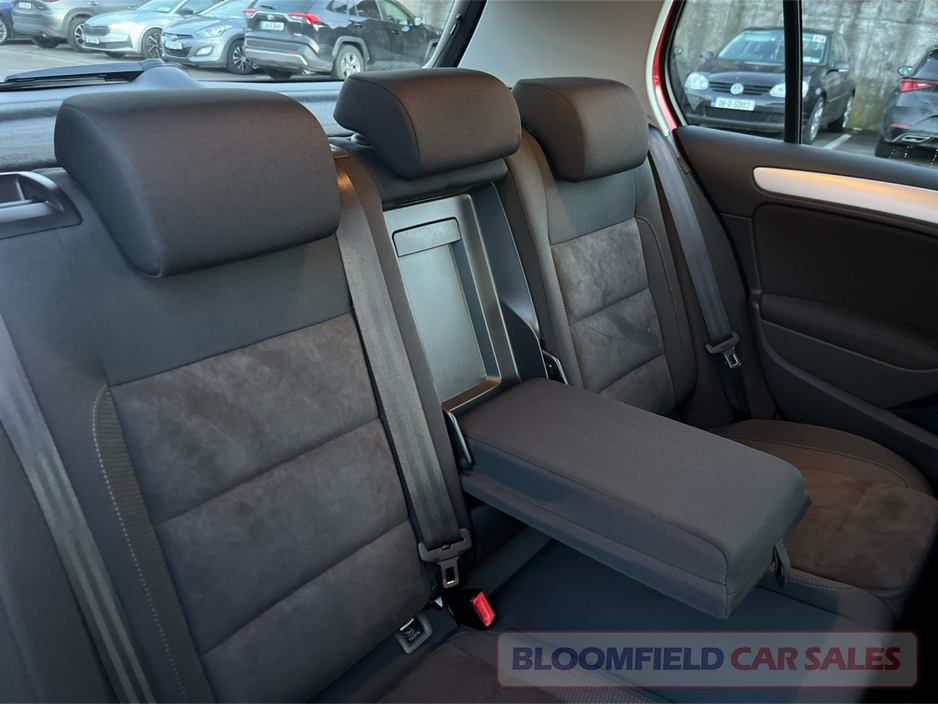 2011 Volkswagen Golf HIGHLINE , SUNROOF // LOW MILEAGE €8,950