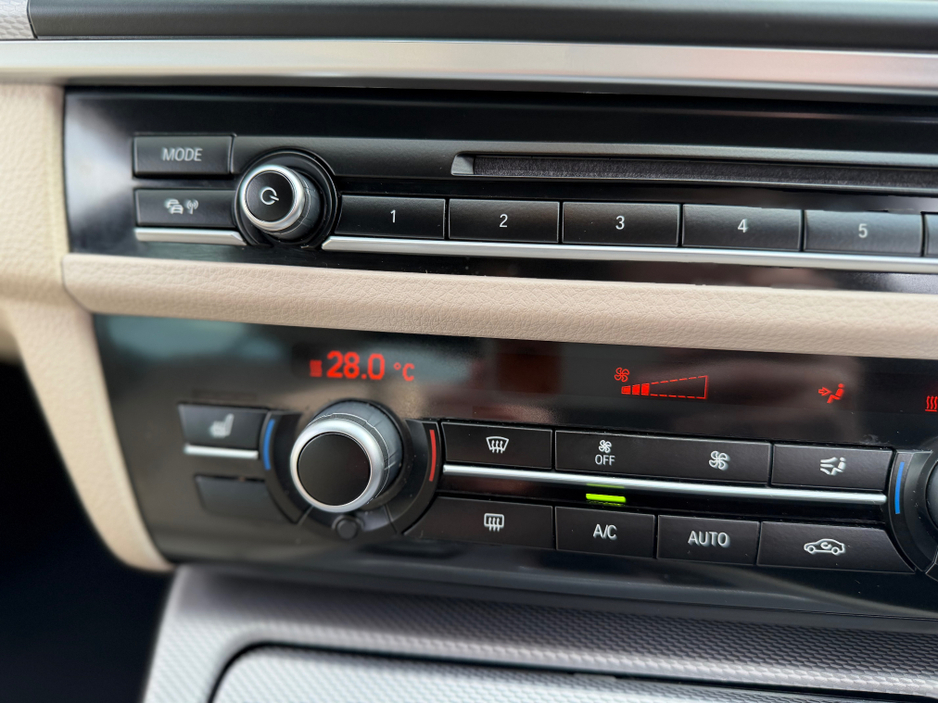 2016 BMW 5 Series - image 23