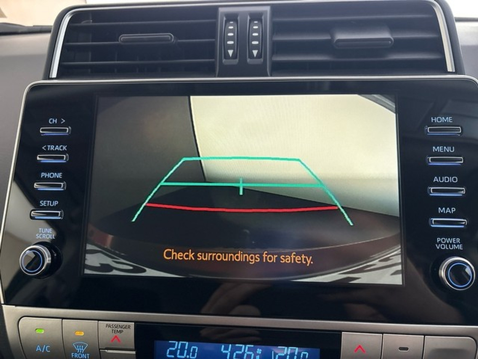 2023 Toyota Landcruiser - image 16