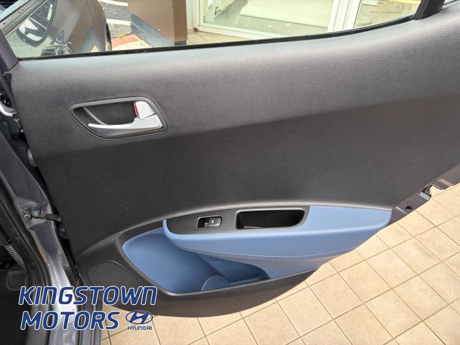 2016 Hyundai i10 - image 16