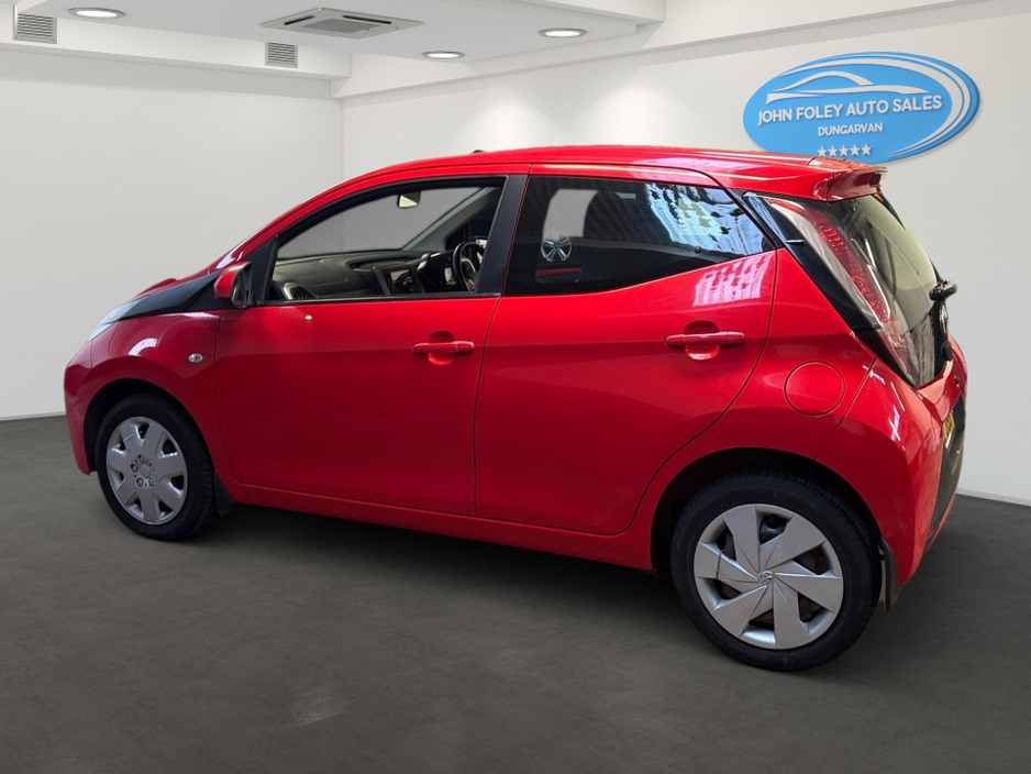 2015 Toyota Aygo X-PLAY VVT-I €7,995