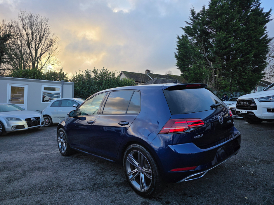 2017 Volkswagen Golf ( 172 REG LEATHER FULL LEATHER SEATS ELECTRIC MEMORY SEATS NAVI VIRTUAL CLOCKS ANDROID AUTO CARPLAY BLIND SPOT REAR TRAFFIC ASSIST ROAD SIGN RECOGNIZING LANE ASSIST LOW TAX BAND €17,500