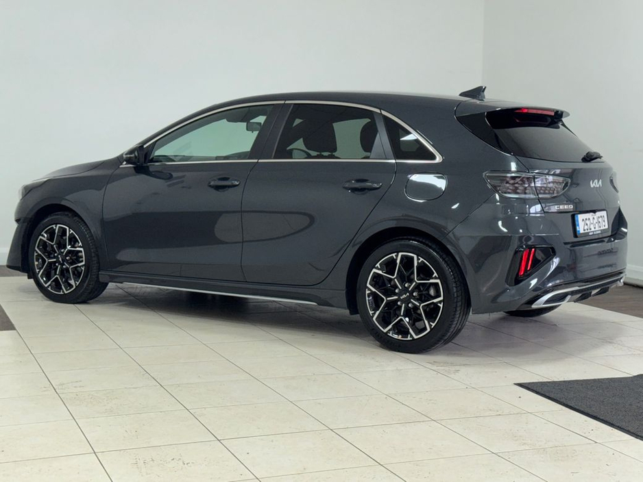 2025 Kia Ceed - image 12