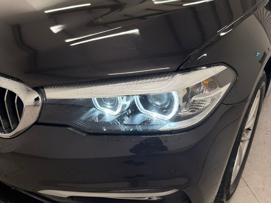 2017 BMW 5 Series - image 21