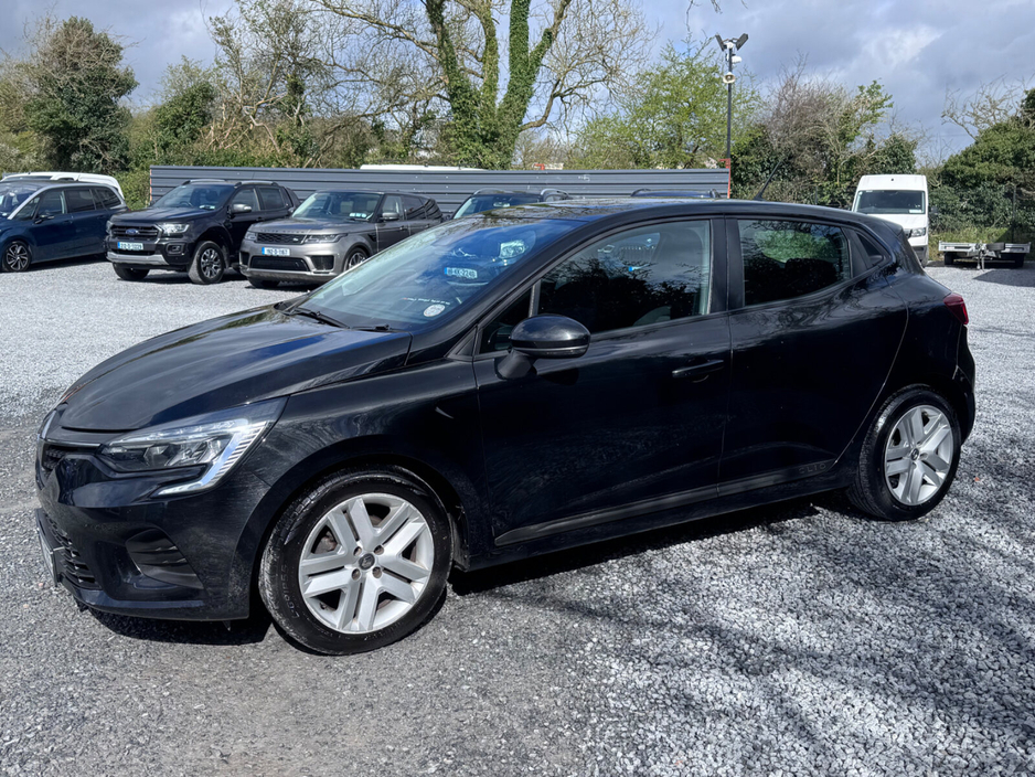 2022 Renault Clio - image 4