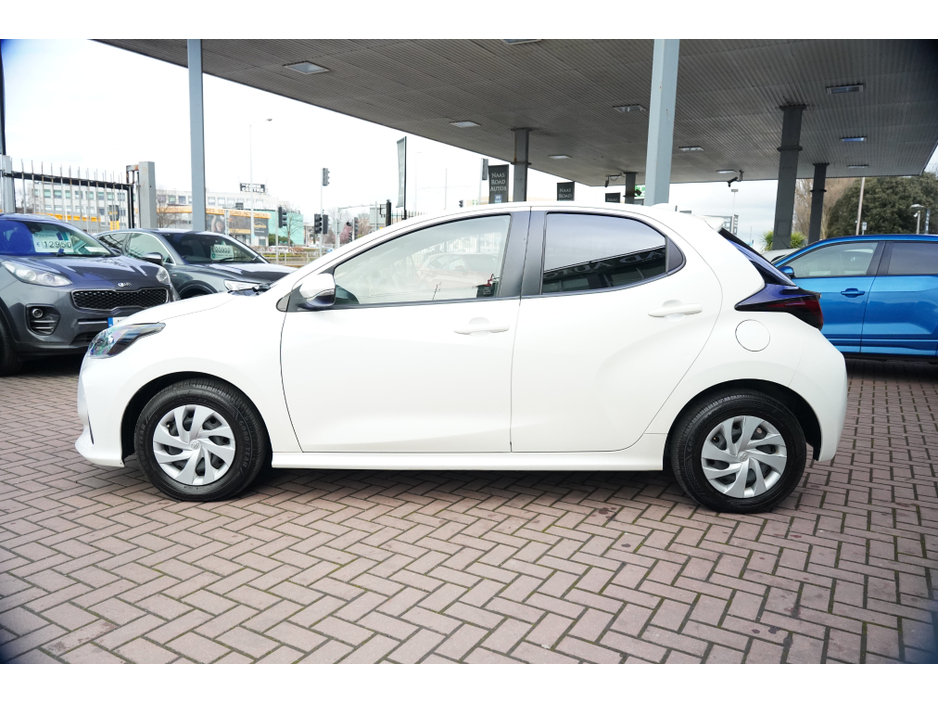 2020 Toyota Yaris - image 7