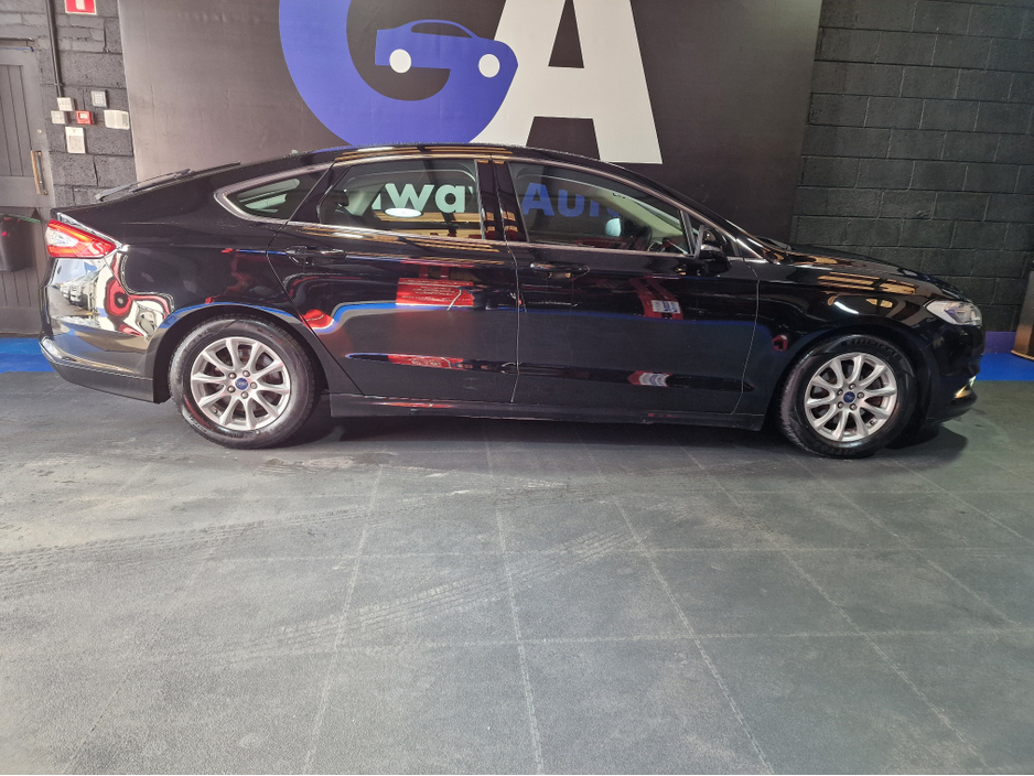 2016 Ford Mondeo - image 11