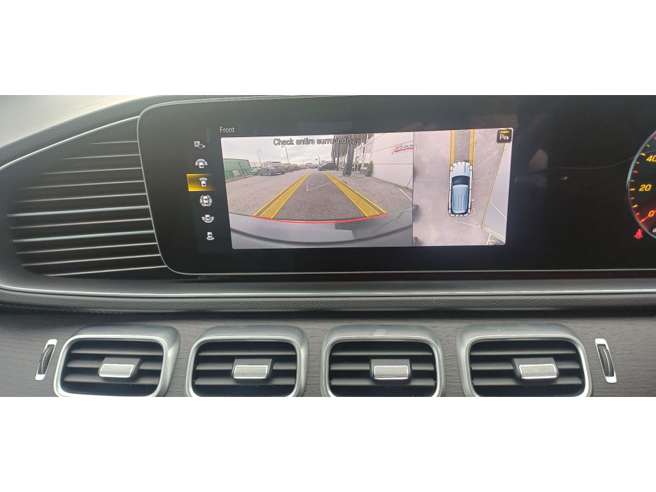 2022 Mercedes-Benz GLE Class - image 8