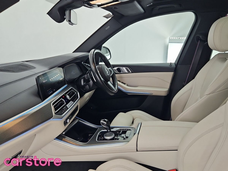 2022 BMW X5 - image 12