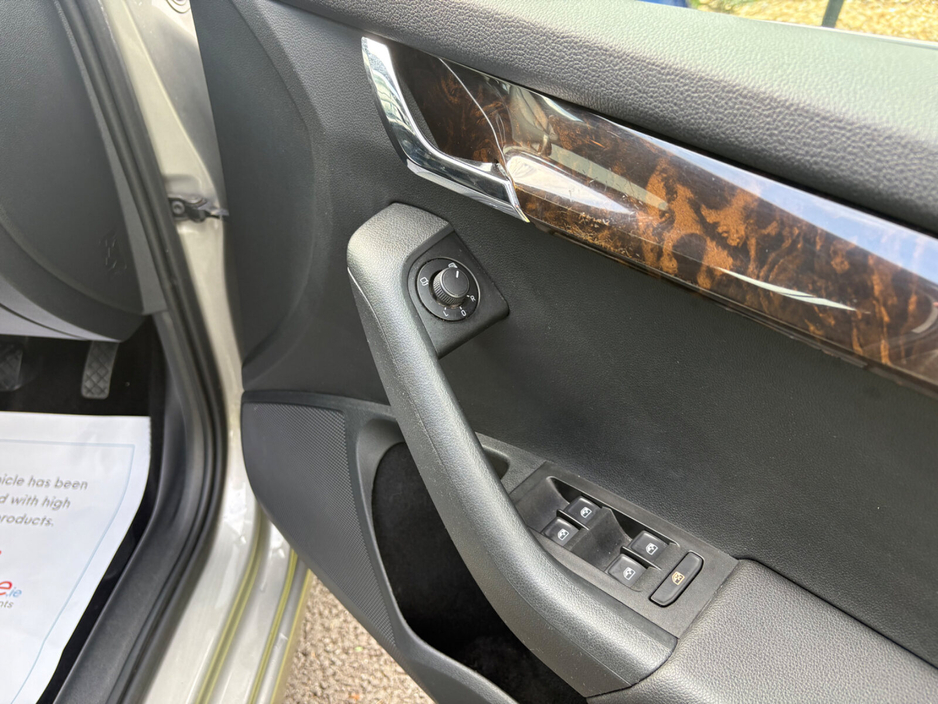 2016 Skoda Octavia - image 8