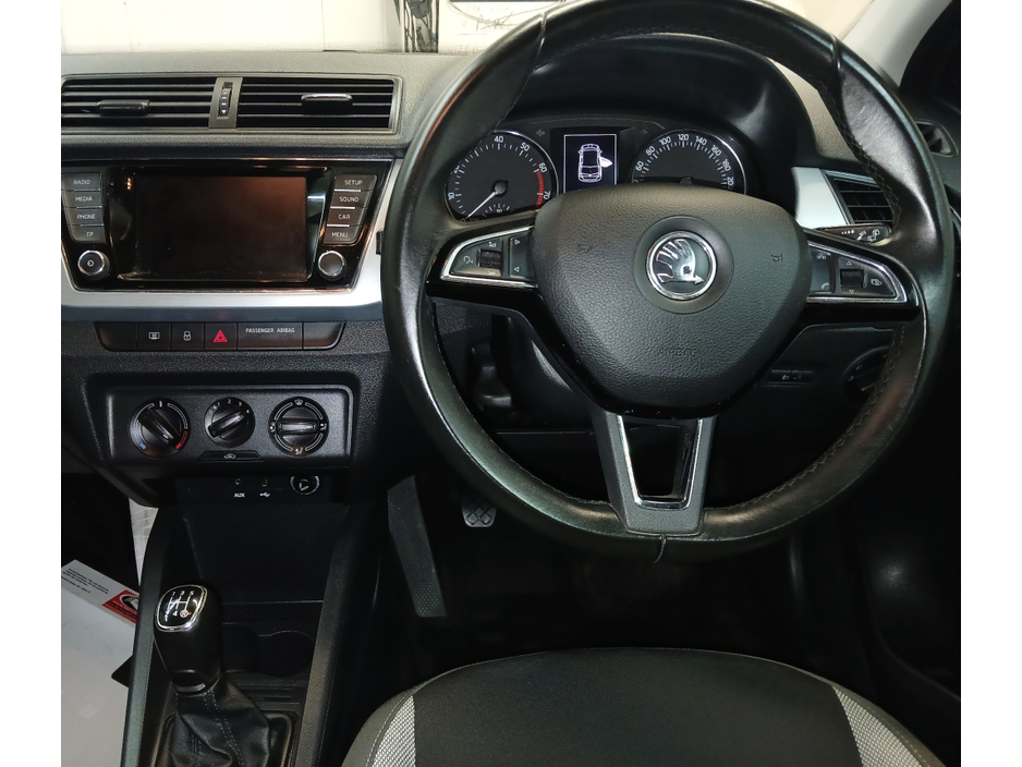 2017 Skoda Fabia - image 11