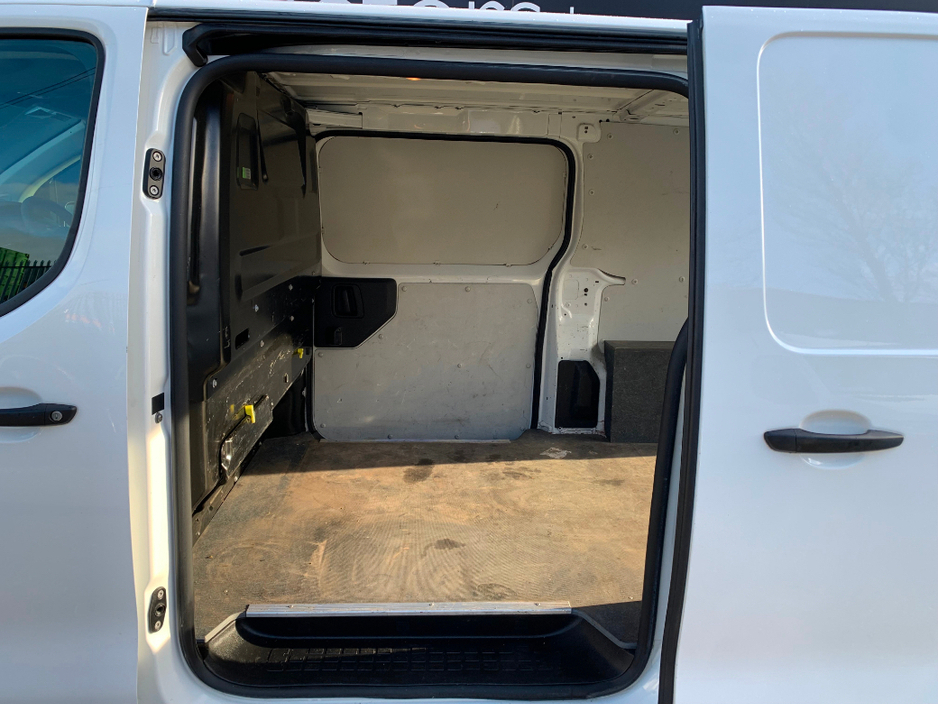 2021 Citroen Dispatch 2.0 HDI 120 BHP ENTERPRISE LWB // PRICE EXCL. VAT // 10/26 CVRT // FULL DOCUMENTED SERVICE HISTORY // €14,950