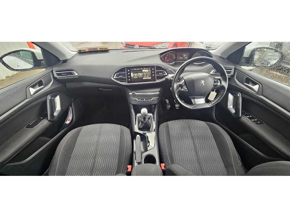 2016 Peugeot 308 - image 24