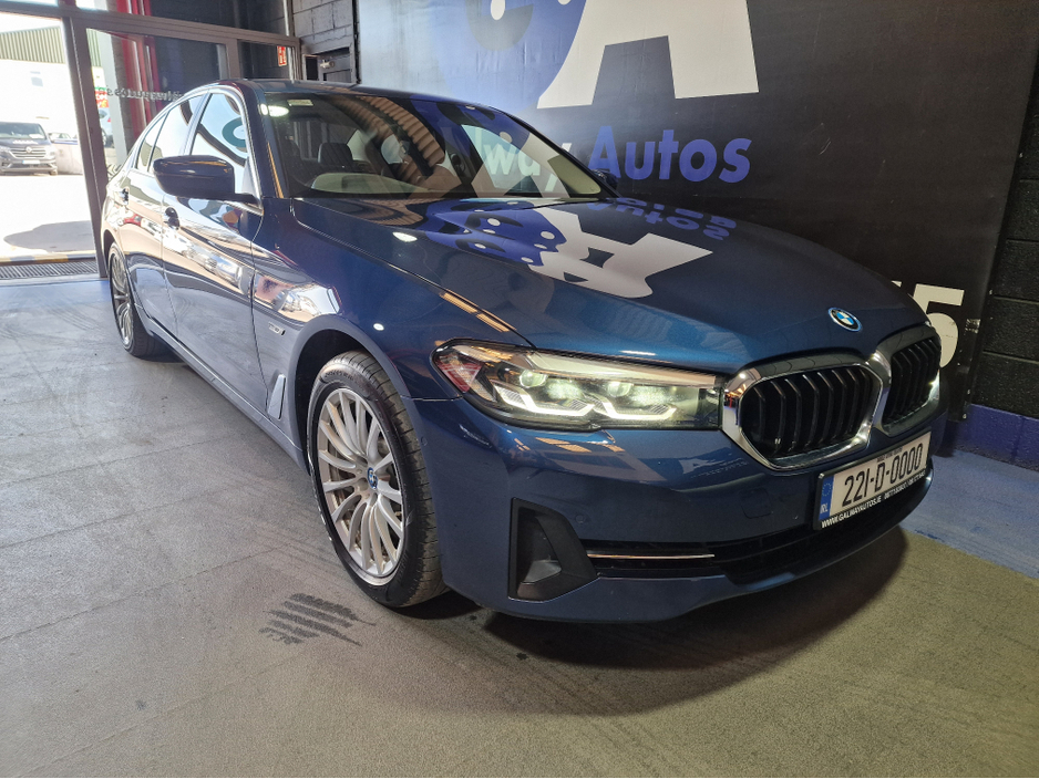 2022 BMW 5 Series - image 14