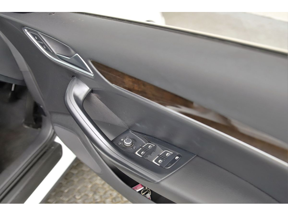 2016 Audi Q3 1.4 TFSI S-TRONIC *FULL LEATHER*PARK SENSORS*REVERSE CAM* €21,890