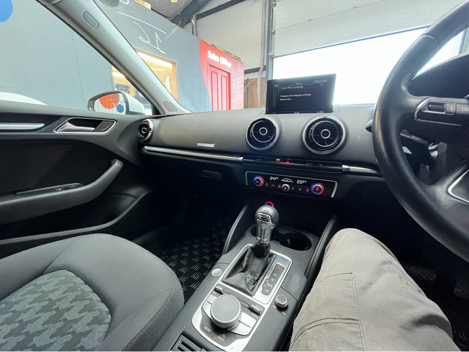 2016 Audi A3 Sportback 2016 AUDI A3 SPORTBACK TFSI 1.4 AUTOMATIC / CRUISE CONTROL / REVERSE CAMERA AND MORE