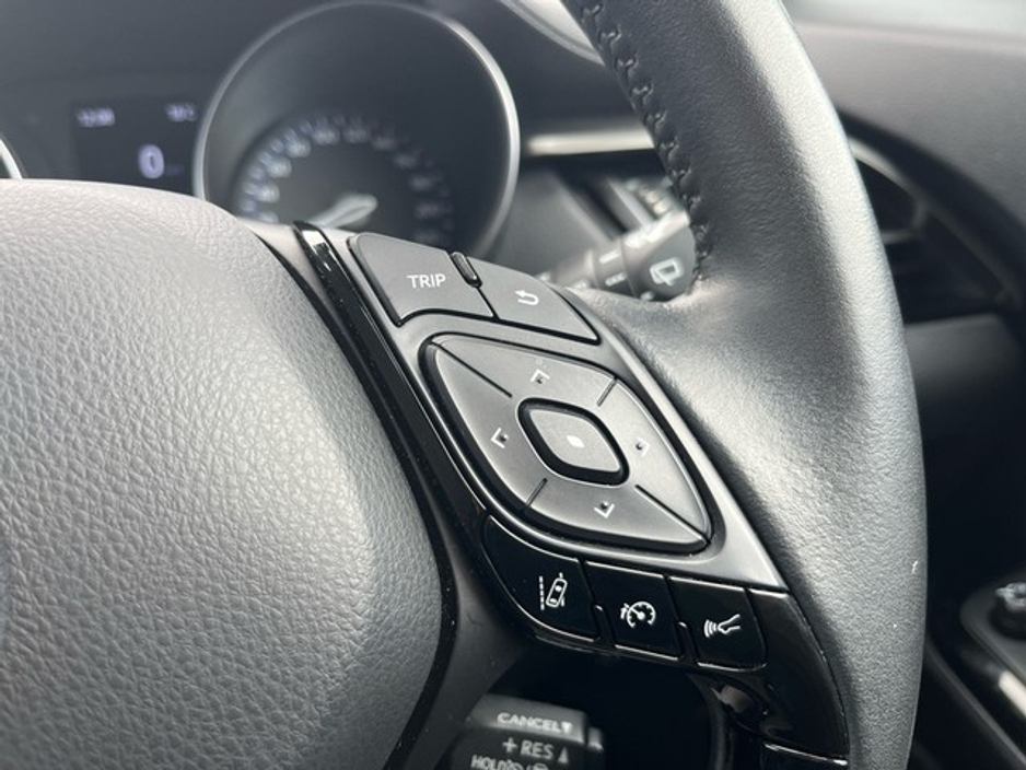 2023 Toyota C-HR - image 17