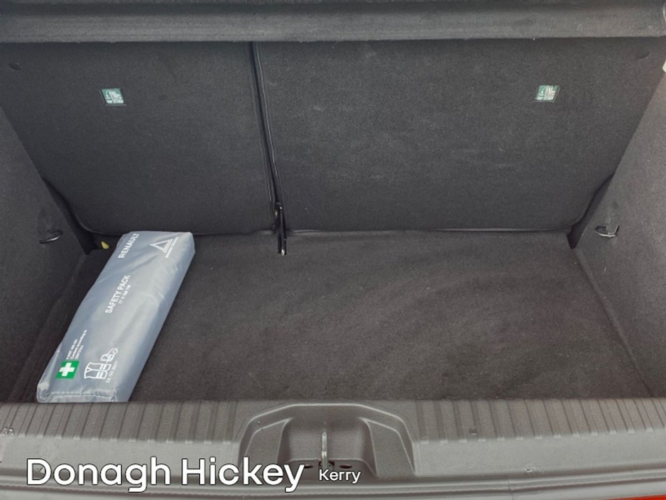 2021 Renault Clio Dynamique TCe 100 €15,900