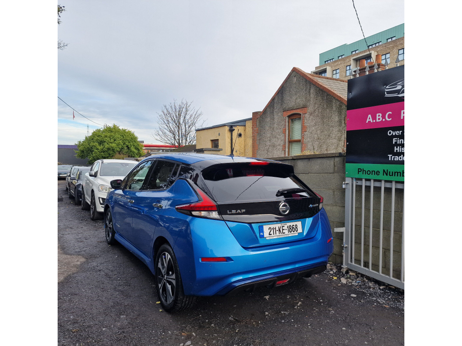 2021 Nissan Leaf - image 4