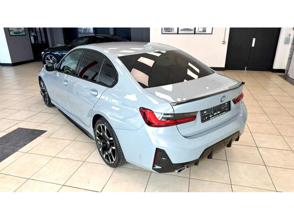 2025 BMW 3 Series - image 26