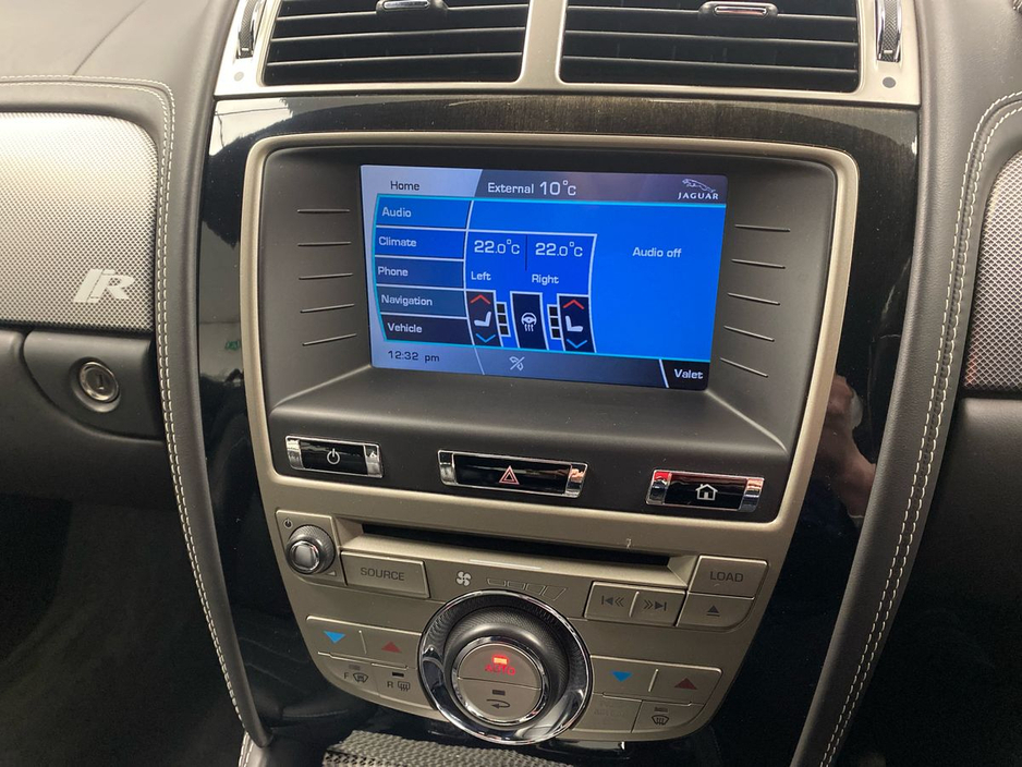 2010 Jaguar XKR - image 17