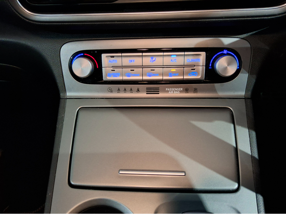 2022 Hyundai Kona EXECUTIVE 39kW -1 Owner - €16,950