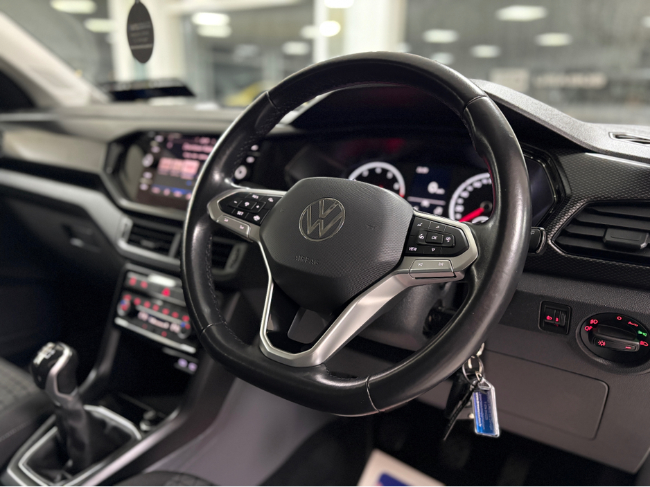2021 Volkswagen T-Cross - image 13