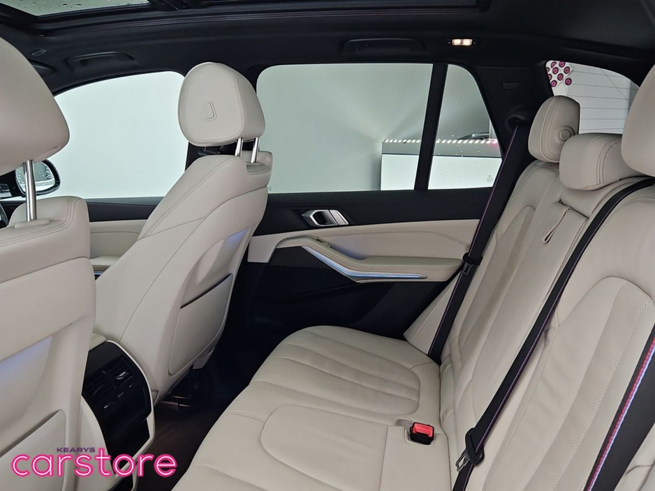 2022 BMW X5 - image 13
