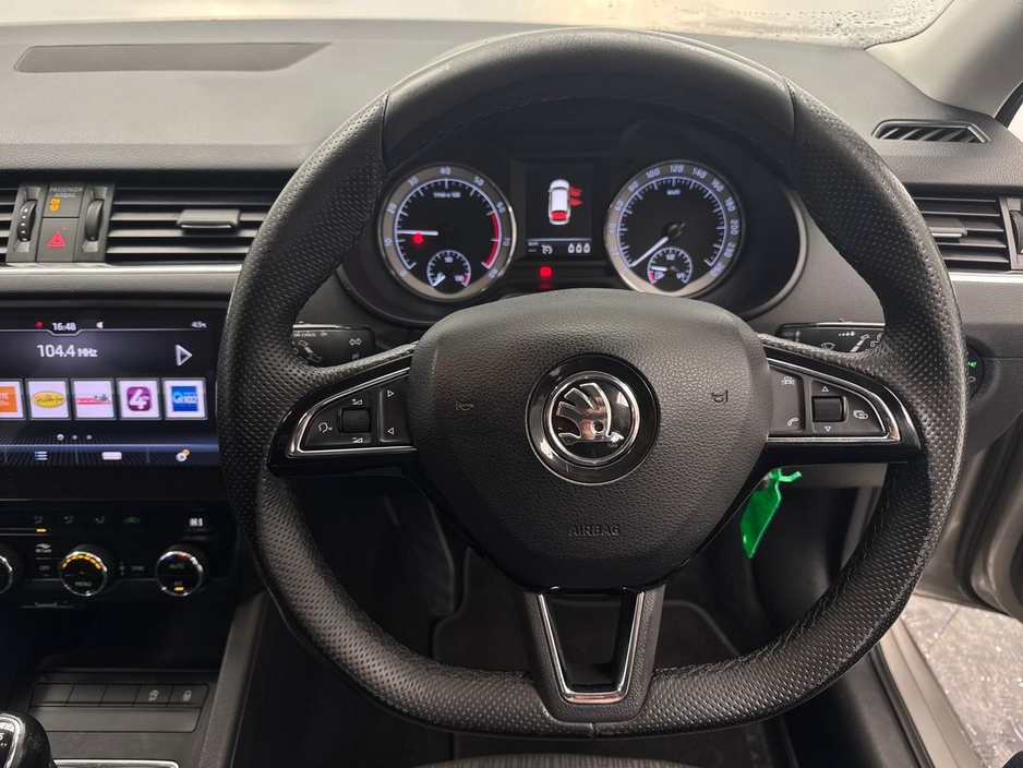 2018 Skoda Octavia - image 13