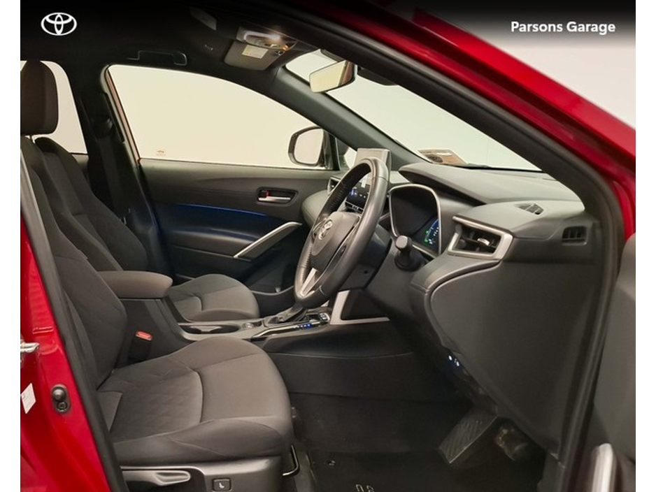 2023 Toyota Corolla Cross  €35,995