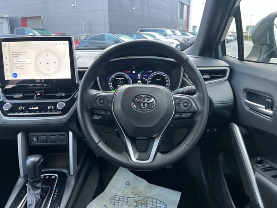 2022 Toyota Corolla Cross - image 9