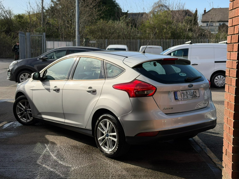 2017 Ford Focus - image 17