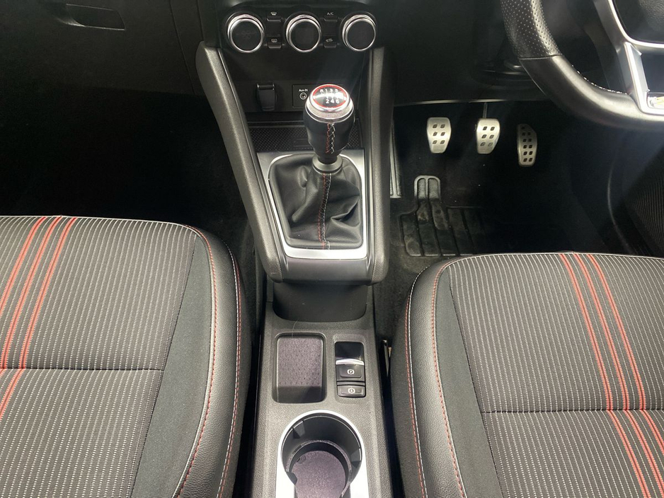 2023 Renault Captur - image 14