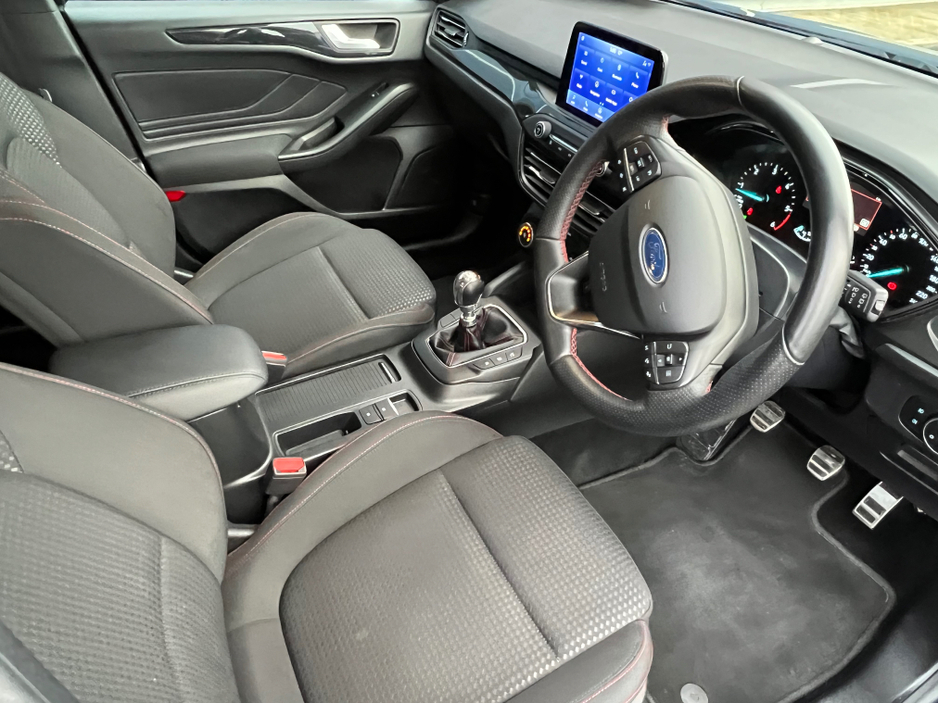 2020 Ford Focus - image 18