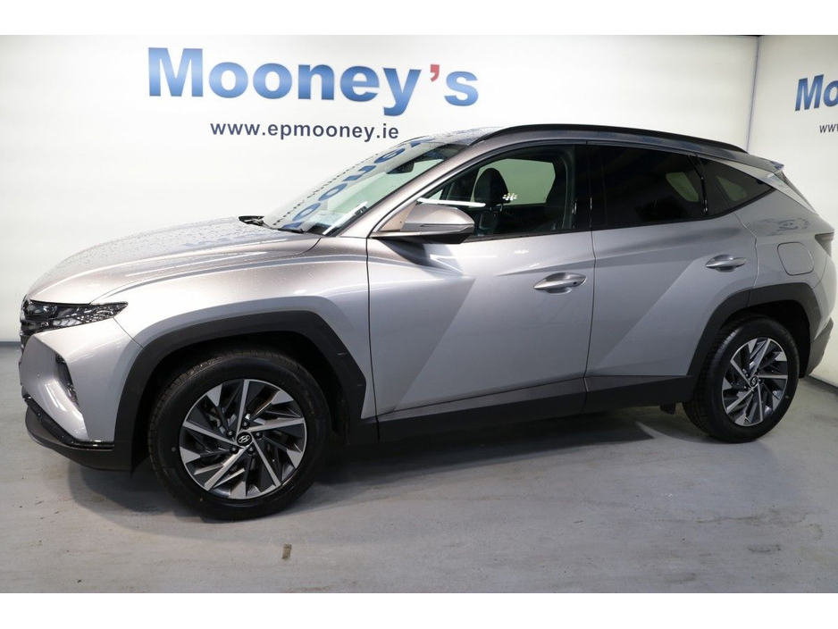 2023 Hyundai Tucson - image 3