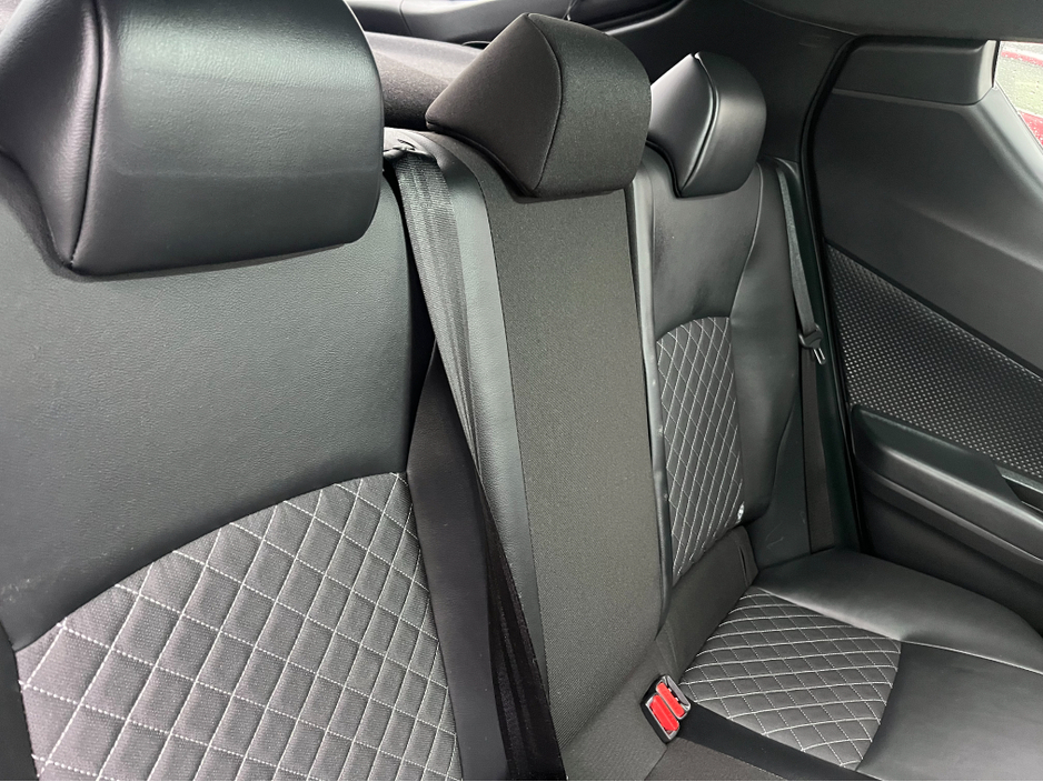 2019 Toyota C-HR 1.8 HYBRID AUTO LOW KM HIGH SPEC €20,950