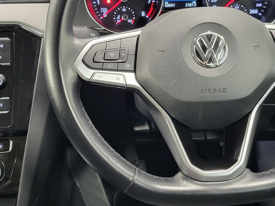 2021 Volkswagen Passat - image 17