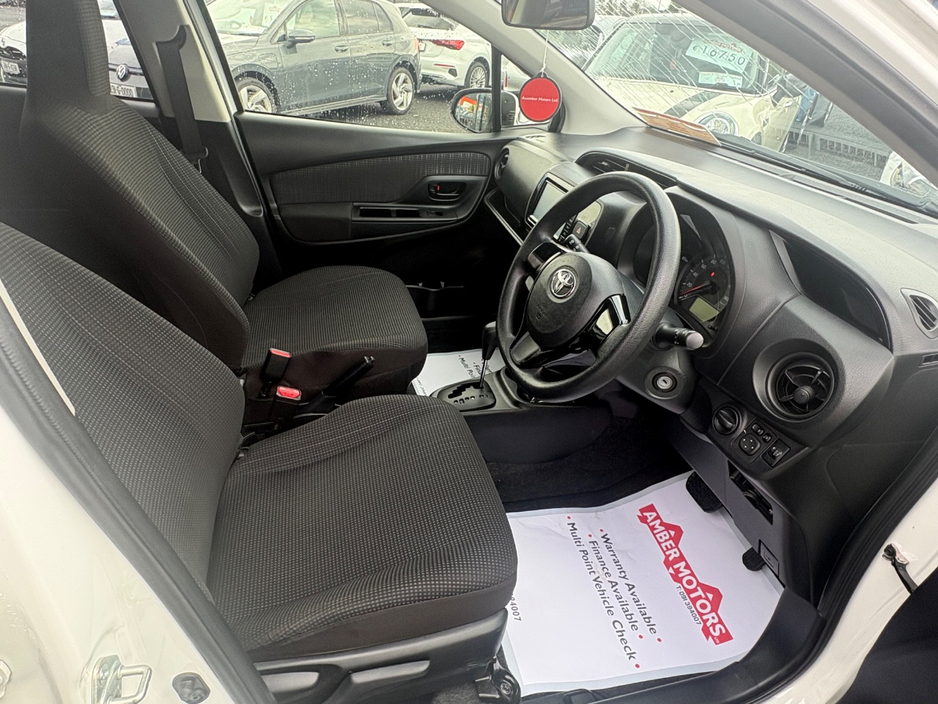 2017 Toyota Yaris - image 23