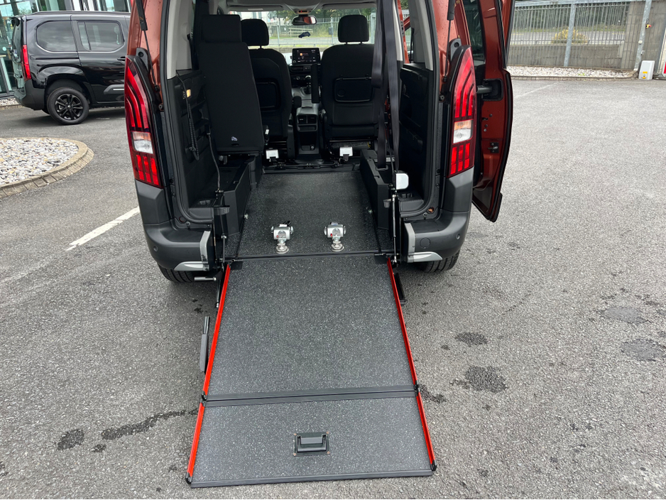 2022 Peugeot Rifter SWB Wheelchair Accessible €21,995