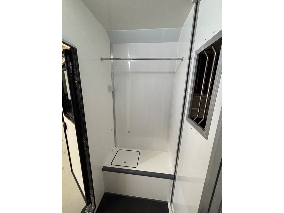 2021 Opel Movano - image 13