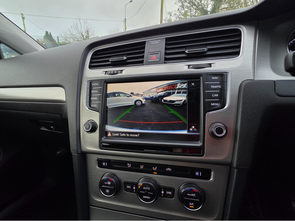 2015 Volkswagen Golf 1.2 TSI COMFORTLINE - REVERSE CAMERA - MULTIFUNCTION STEERINE WHEEL ALLOYS LOW TAX BAND €12,950