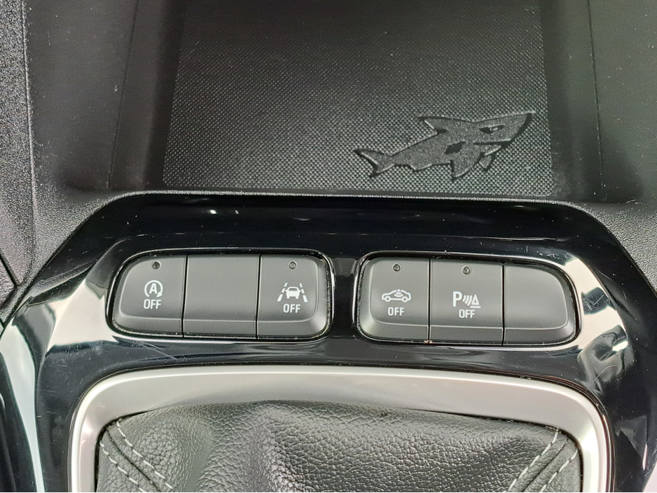 2021 Opel Corsa - image 25