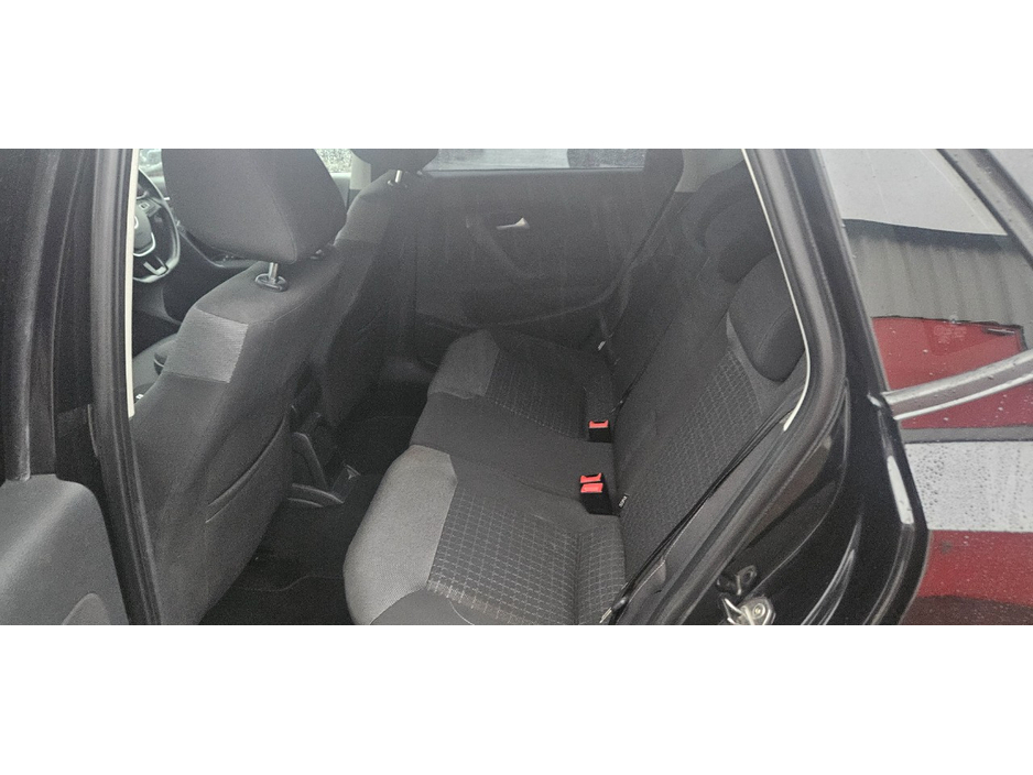 2016 Volkswagen Polo - image 27