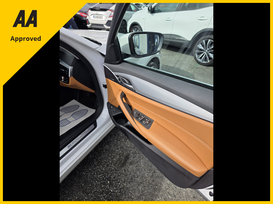 2018 BMW 5 Series - image 16